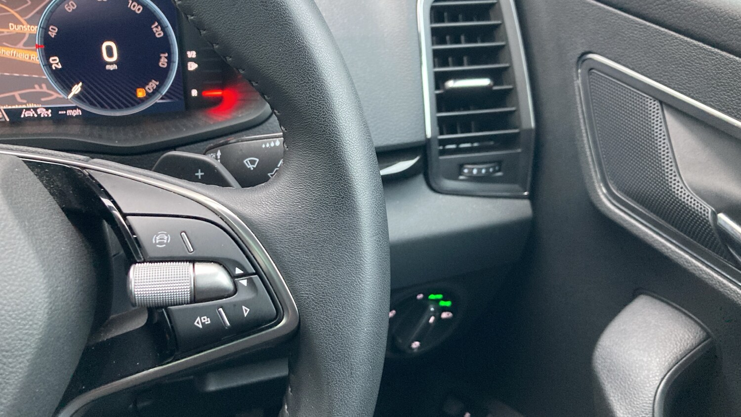 Used Skoda Karoq 2025 for sale - 77350305: Photo 18