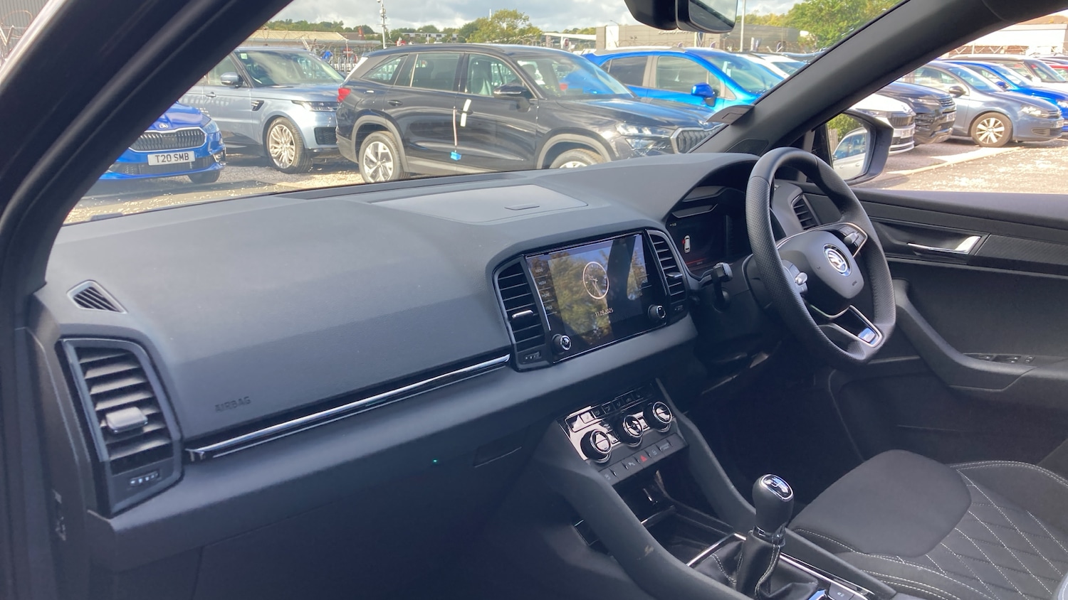 Used Skoda Karoq 2024 for sale - 75827569: Photo 2