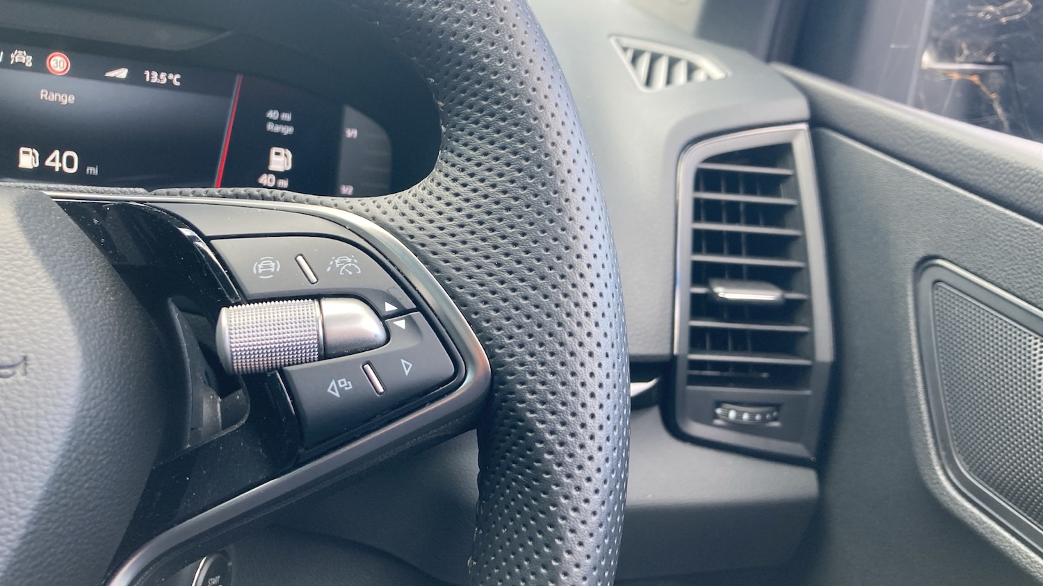 Used Skoda Karoq 2024 for sale - 75827569: Photo 23