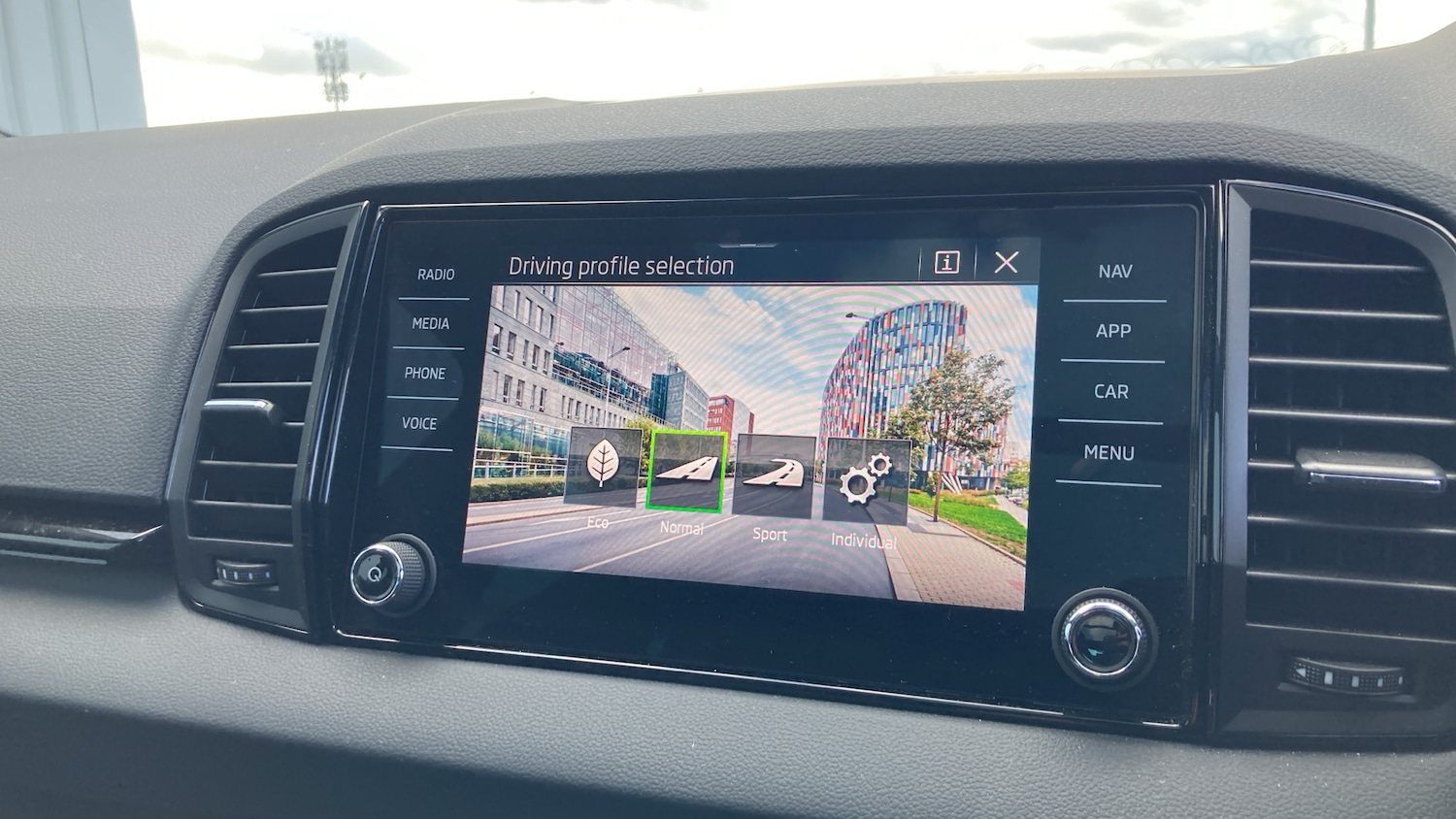 Used Skoda Karoq 2024 for sale - 75827569: Photo 25