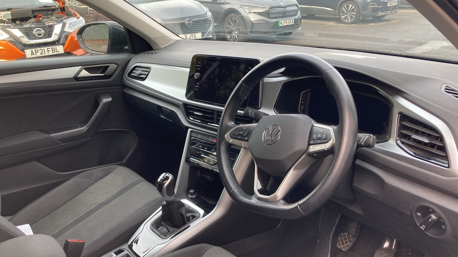 Used Volkswagen T-Roc 2023 for sale - 76557266: Photo 11