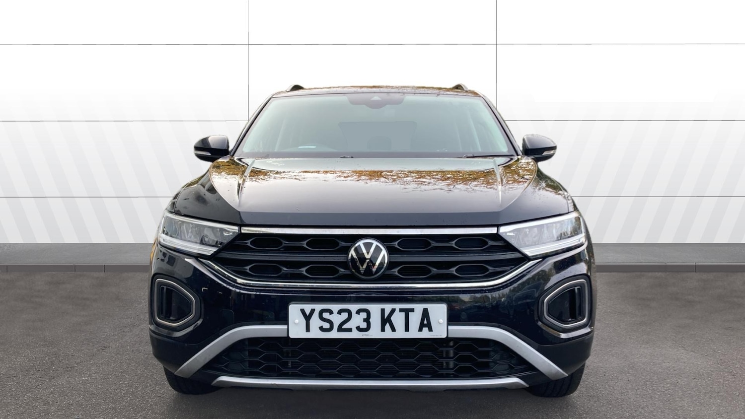 Used Volkswagen T-Roc 2023 for sale - 76557266: Photo 3
