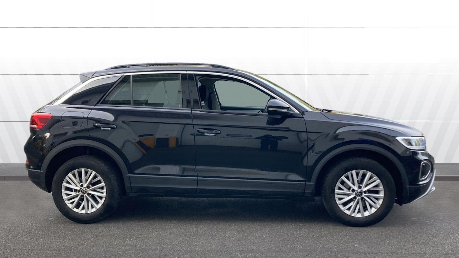 Used Volkswagen T-Roc 2023 for sale - 76557266: Photo 5