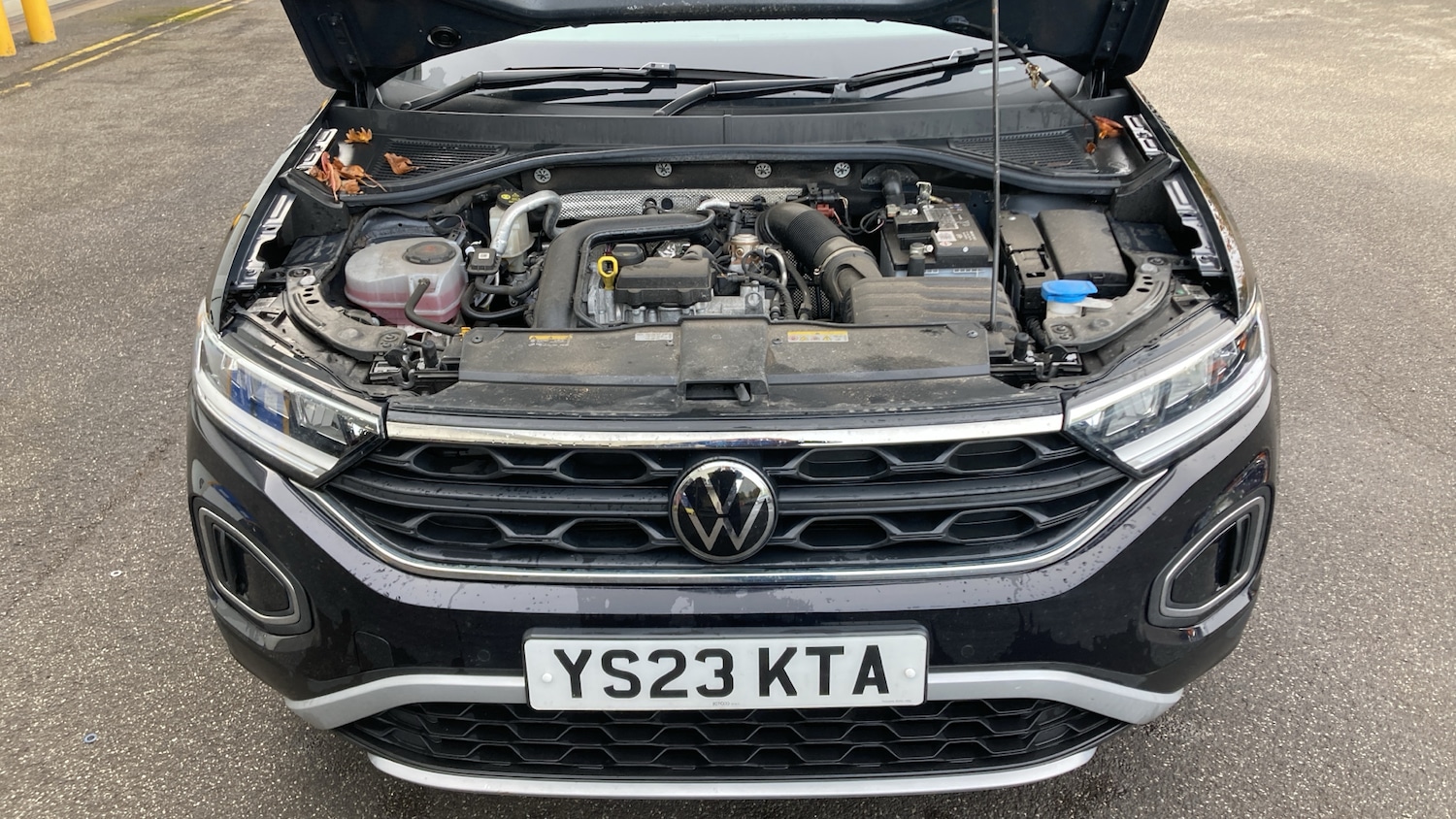 Used Volkswagen T-Roc 2023 for sale - 76557266: Photo 8