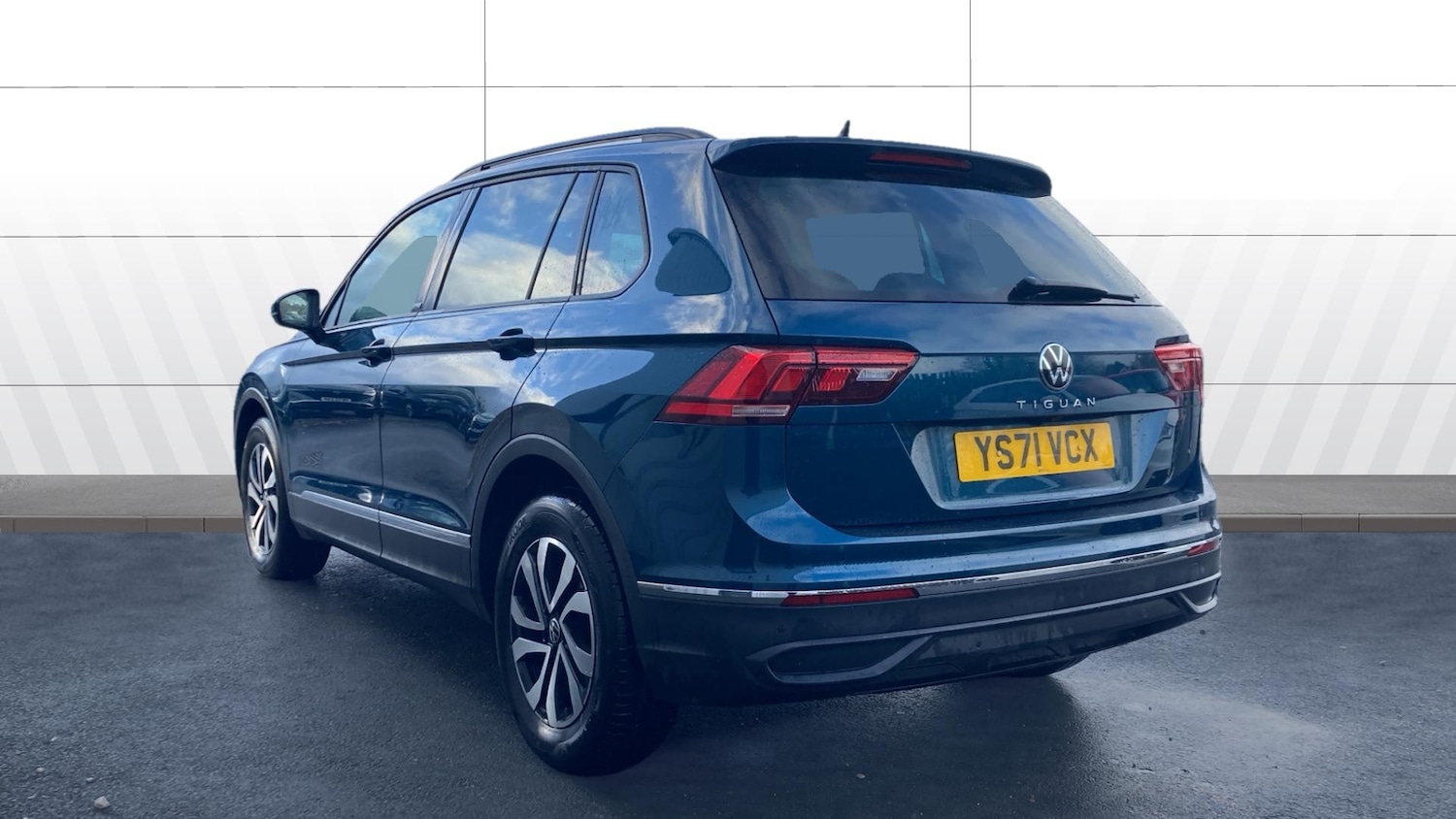 Used Volkswagen Tiguan 2022 for sale - 76709960: Photo 2