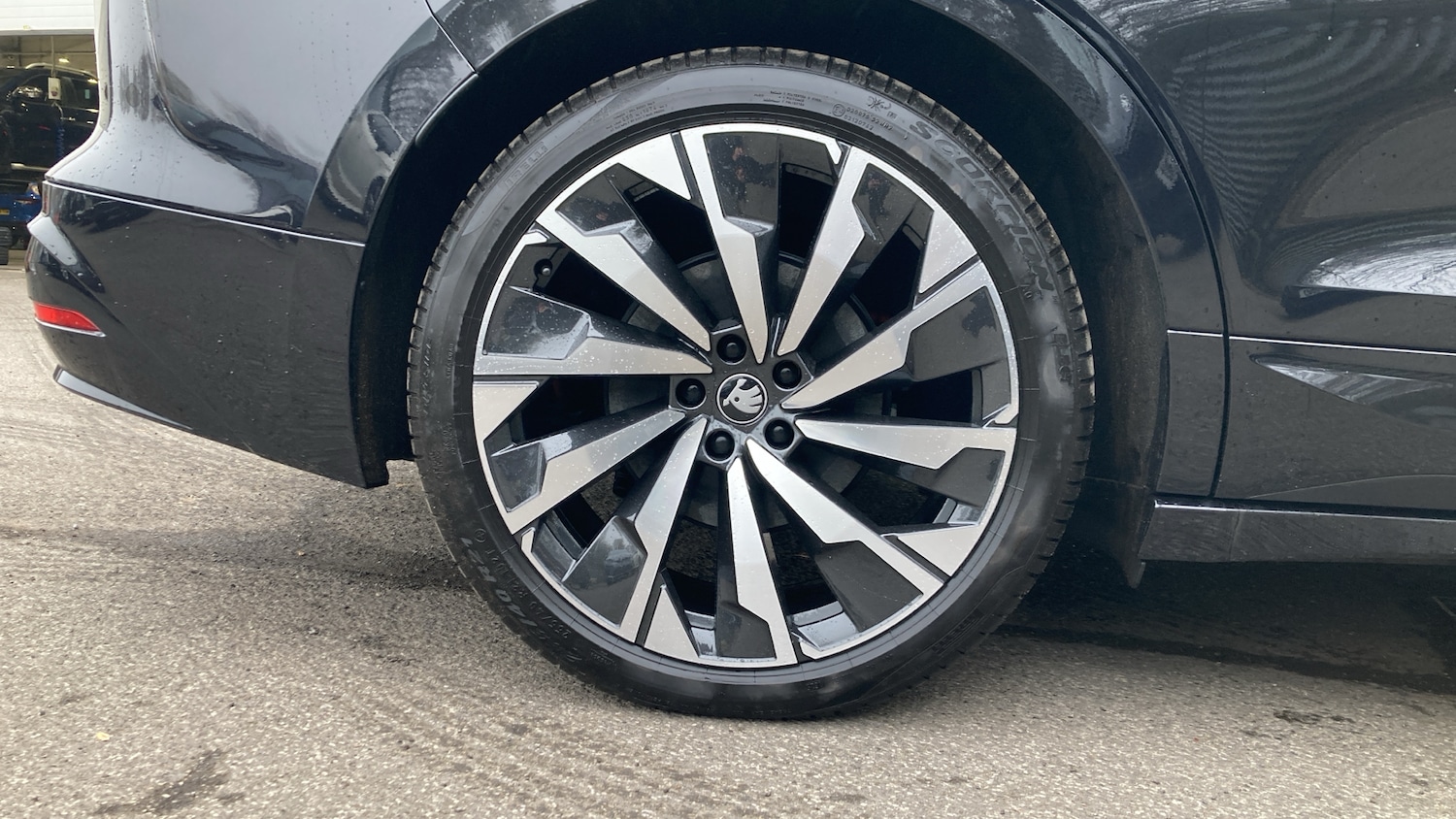 Used Skoda Enyaq 2025 for sale - 78000759: Photo 5