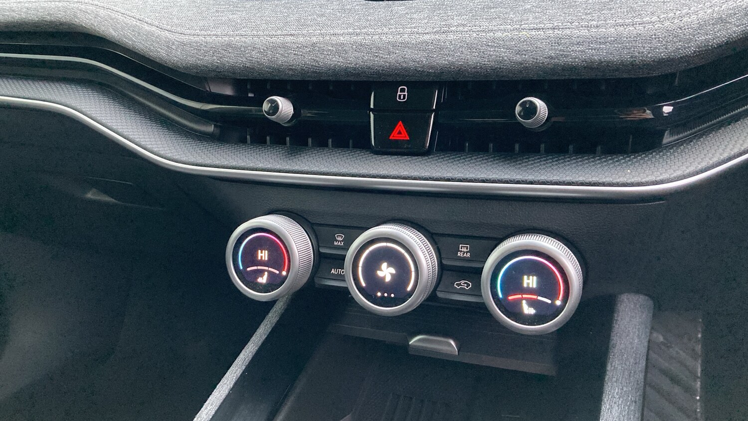 Used Skoda Superb 2025 for sale - 77508359: Photo 24