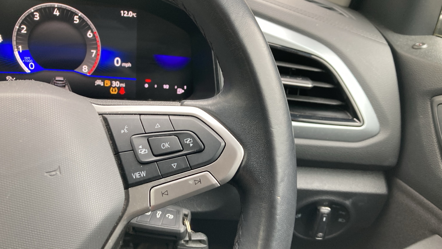 Used Volkswagen T-Roc 2023 for sale - 78025888: Photo 22