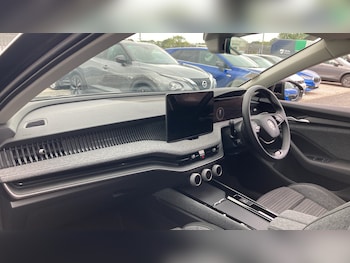 Used Skoda Superb 2024 for sale - 76008744: Photo