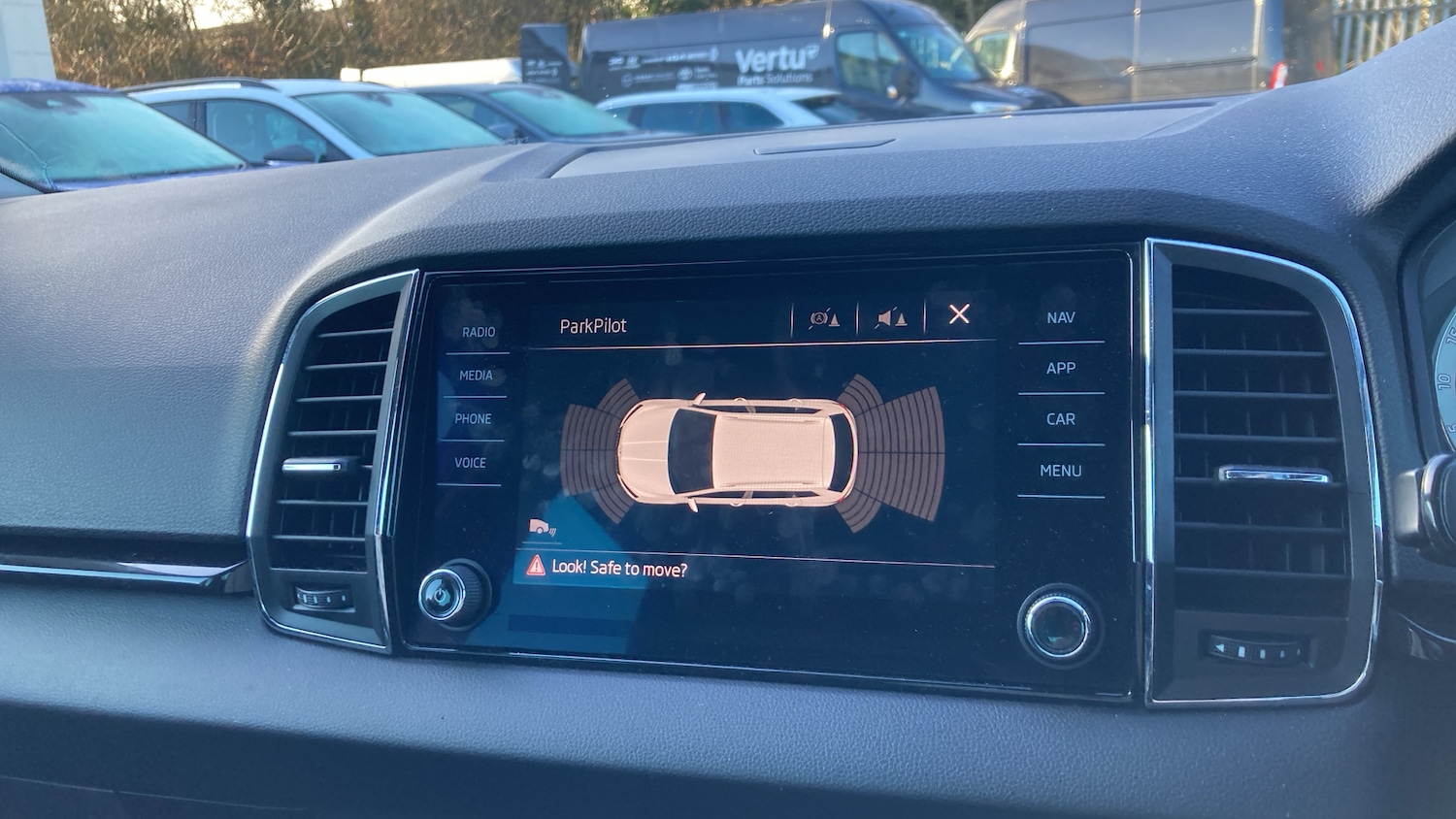 Used Skoda Karoq 2018 for sale - 77629204: Photo 25