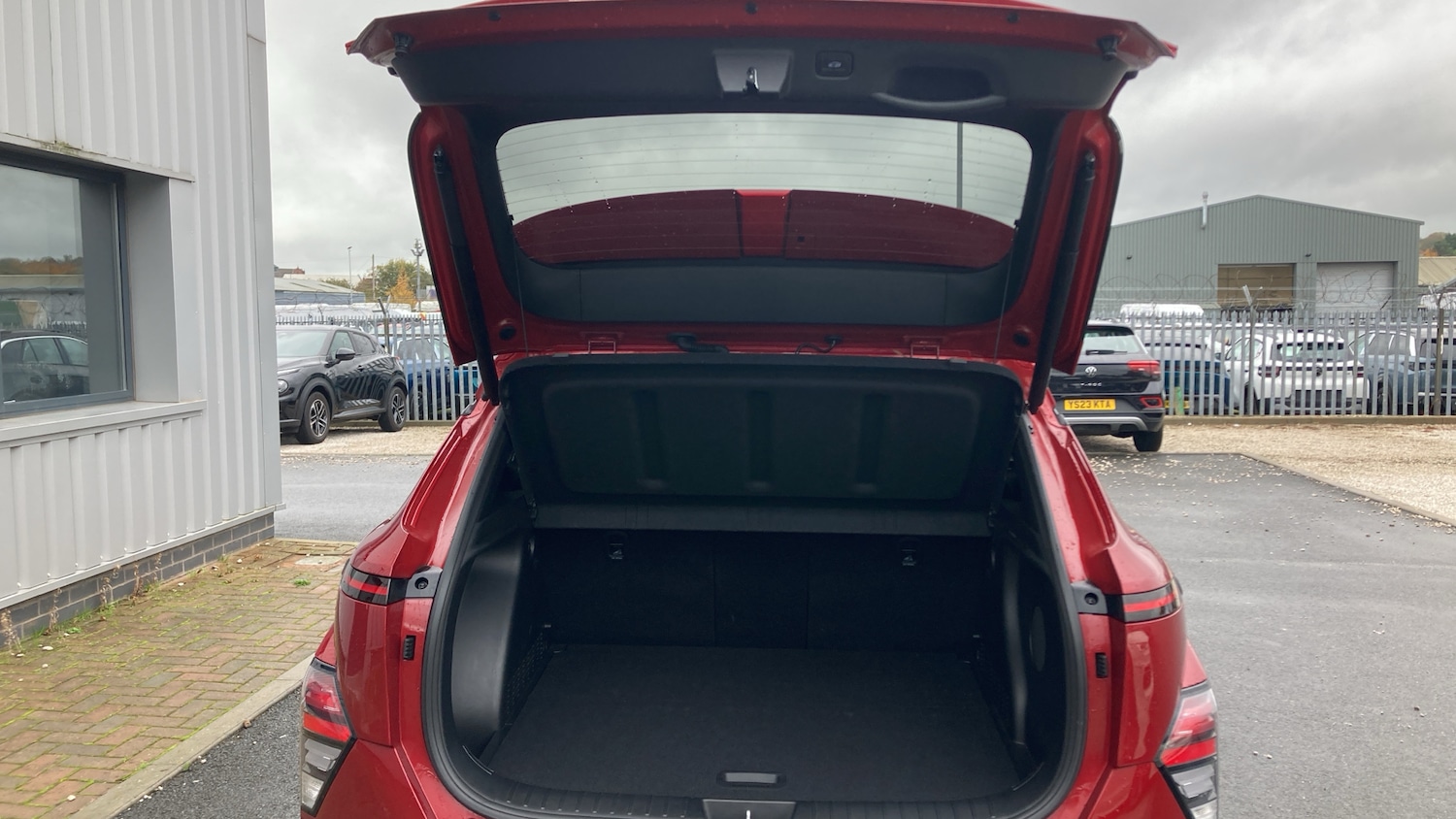 Used Hyundai KONA 2023 for sale - 76510618: Photo 4