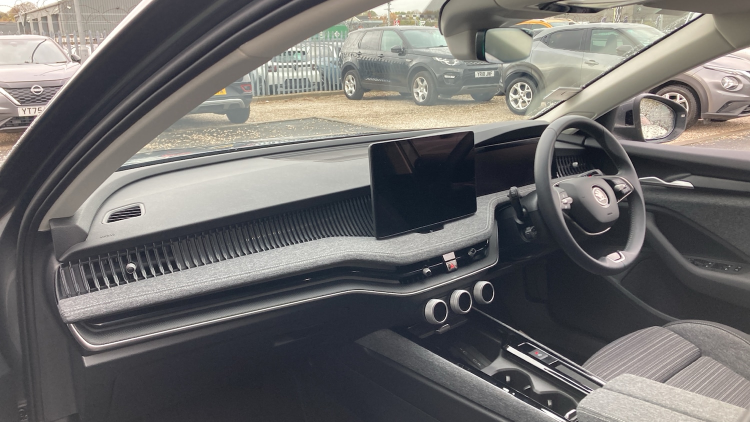 Used Skoda Superb 2024 for sale - 76452664: Photo 2