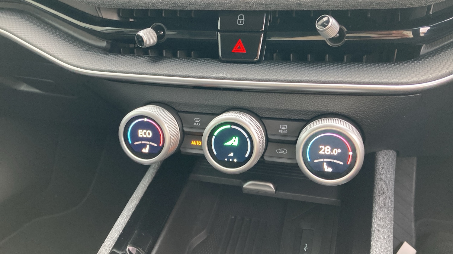 Used Skoda Superb 2024 for sale - 76452664: Photo 25