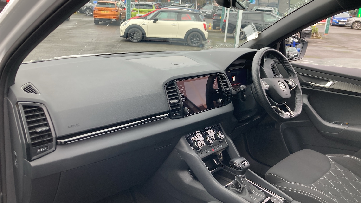 Used Skoda Karoq 2023 for sale - 77775038: Photo 2