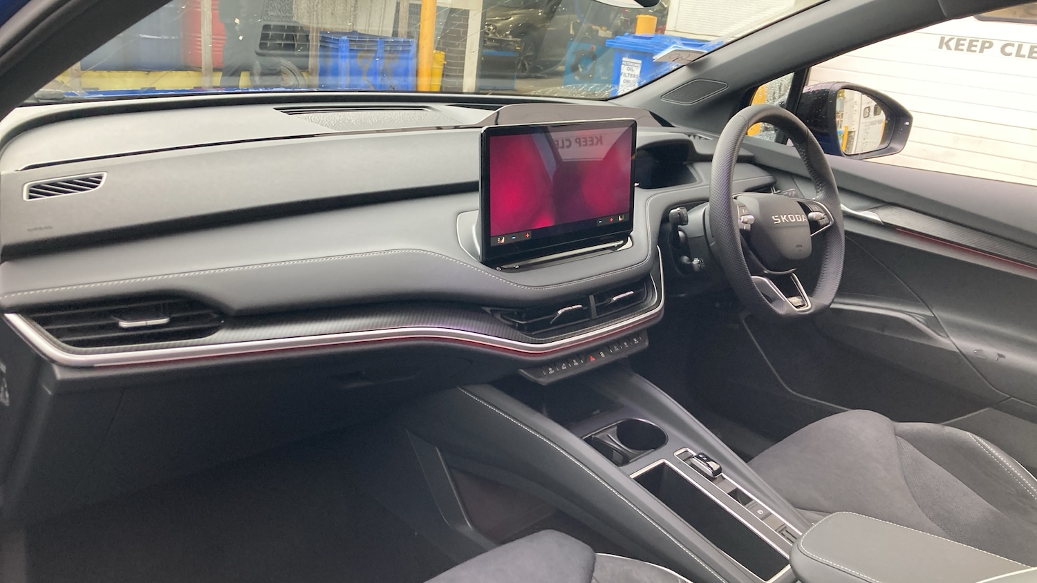 Used Skoda Enyaq 2025 for sale - 76277057: Photo 2