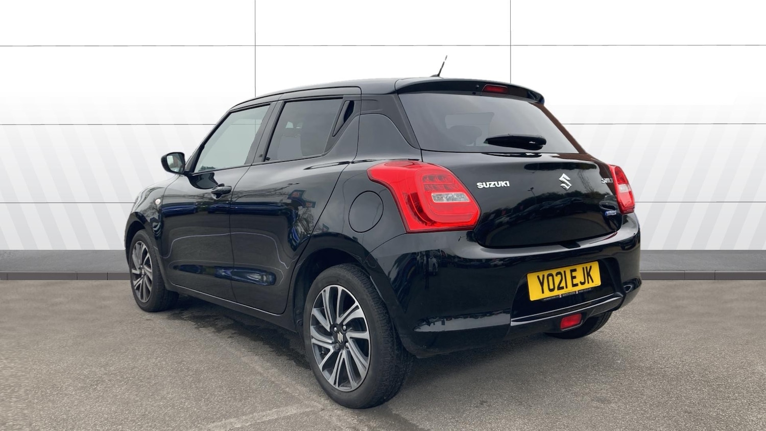 Used Suzuki Swift 2021 for sale - 76355419: Photo 2