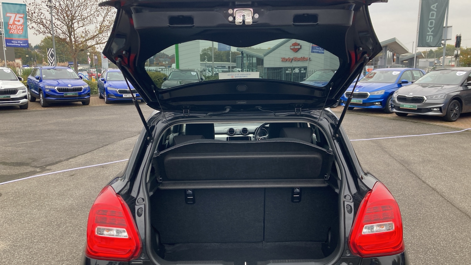 Used Suzuki Swift 2021 for sale - 76355419: Photo 4