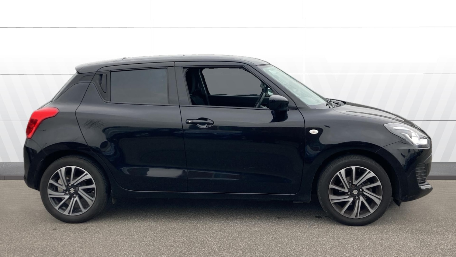 Used Suzuki Swift 2021 for sale - 76355419: Photo 5