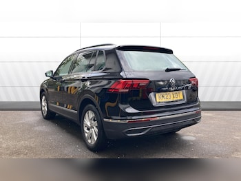 Used Volkswagen Tiguan 2023 for sale - 78400006: Photo