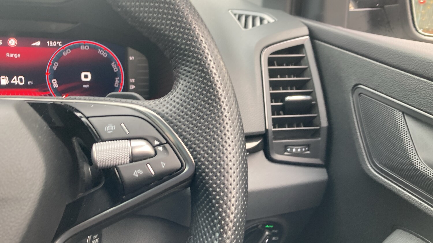 Used Skoda Karoq 2025 for sale - 76467891: Photo 23