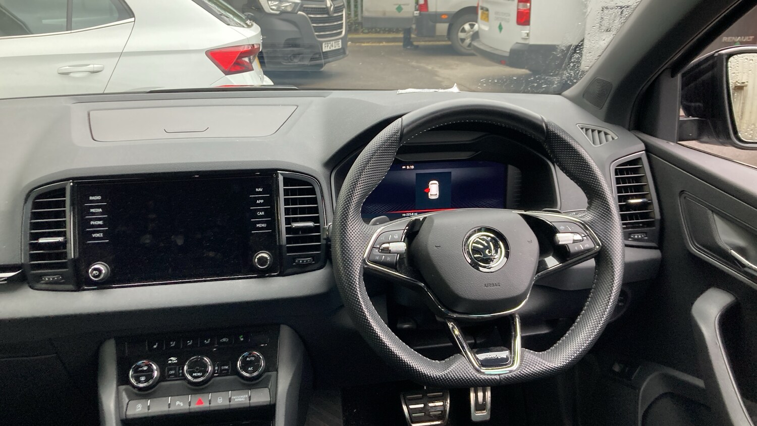 Used Skoda Karoq 2023 for sale - 77745329: Photo 10