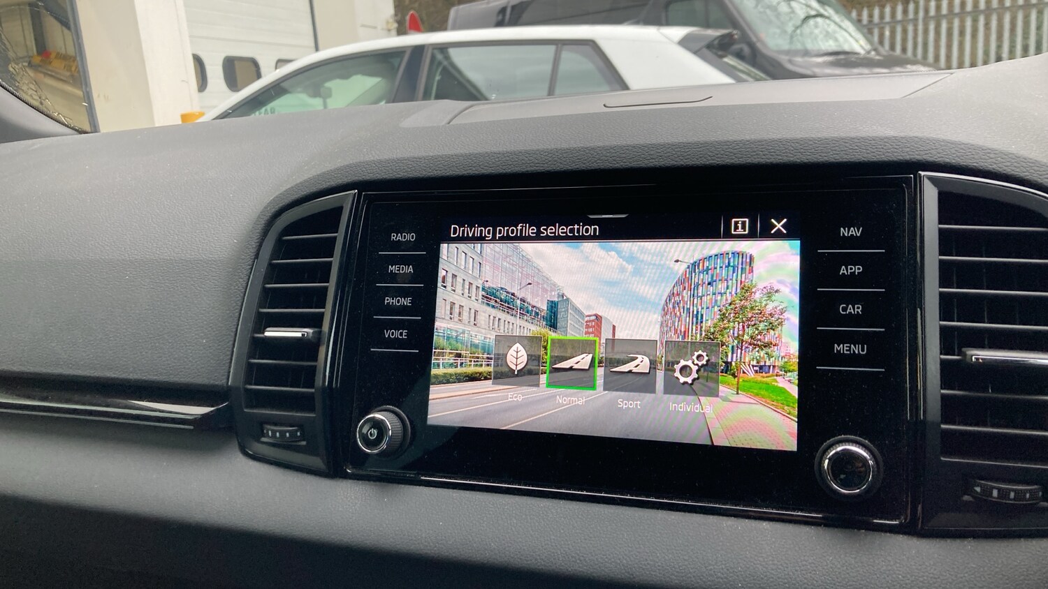 Used Skoda Karoq 2023 for sale - 77745329: Photo 24