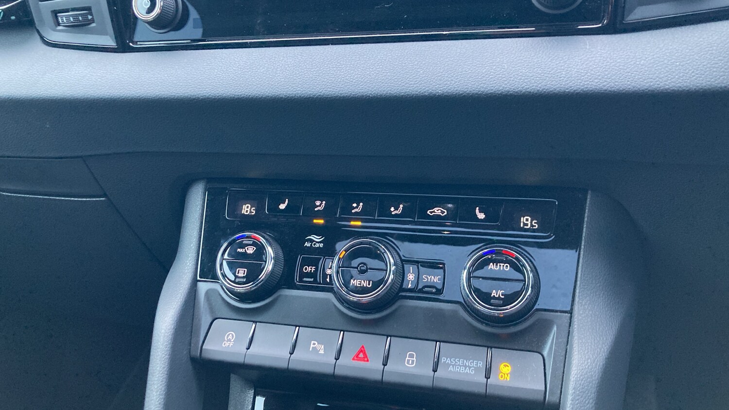 Used Skoda Karoq 2024 for sale - 77494604: Photo 24