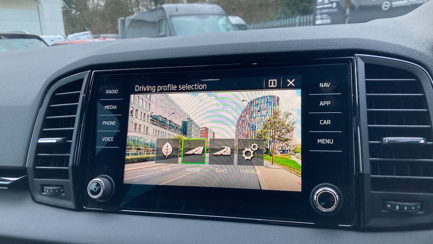 Used Skoda Karoq 2024 for sale - 77494604: Photo 25