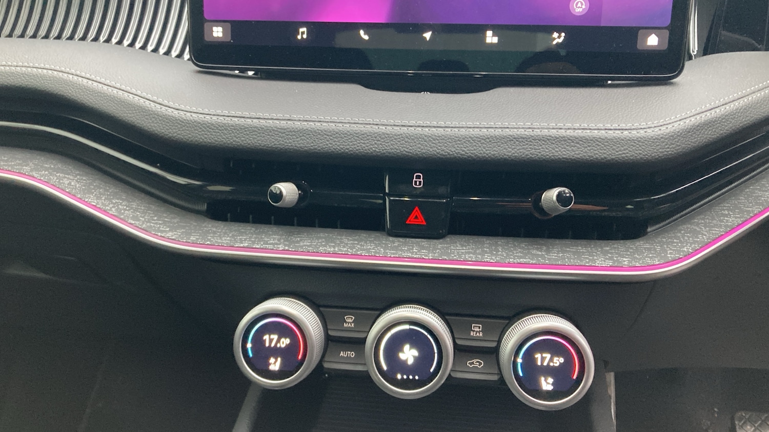 Used Skoda Superb 2025 for sale - 77848767: Photo 13