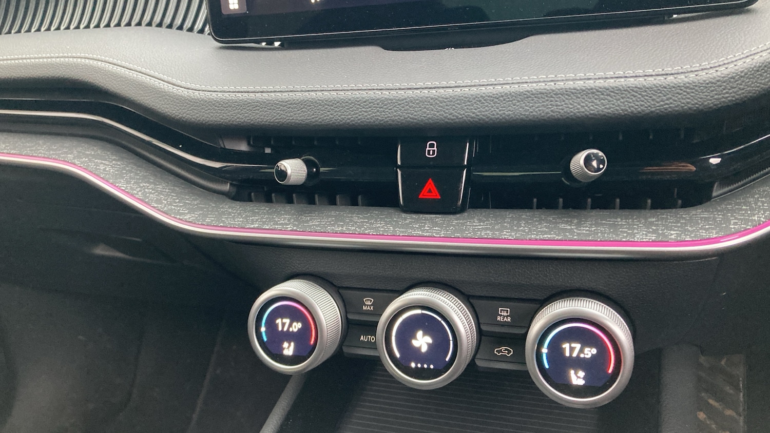 Used Skoda Superb 2025 for sale - 77848767: Photo 24