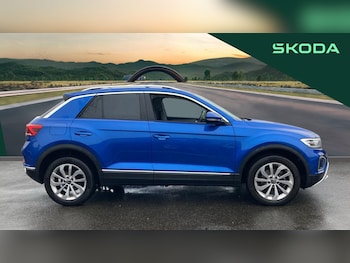 Used Volkswagen T-Roc 2022 for sale - 77508356: Photo