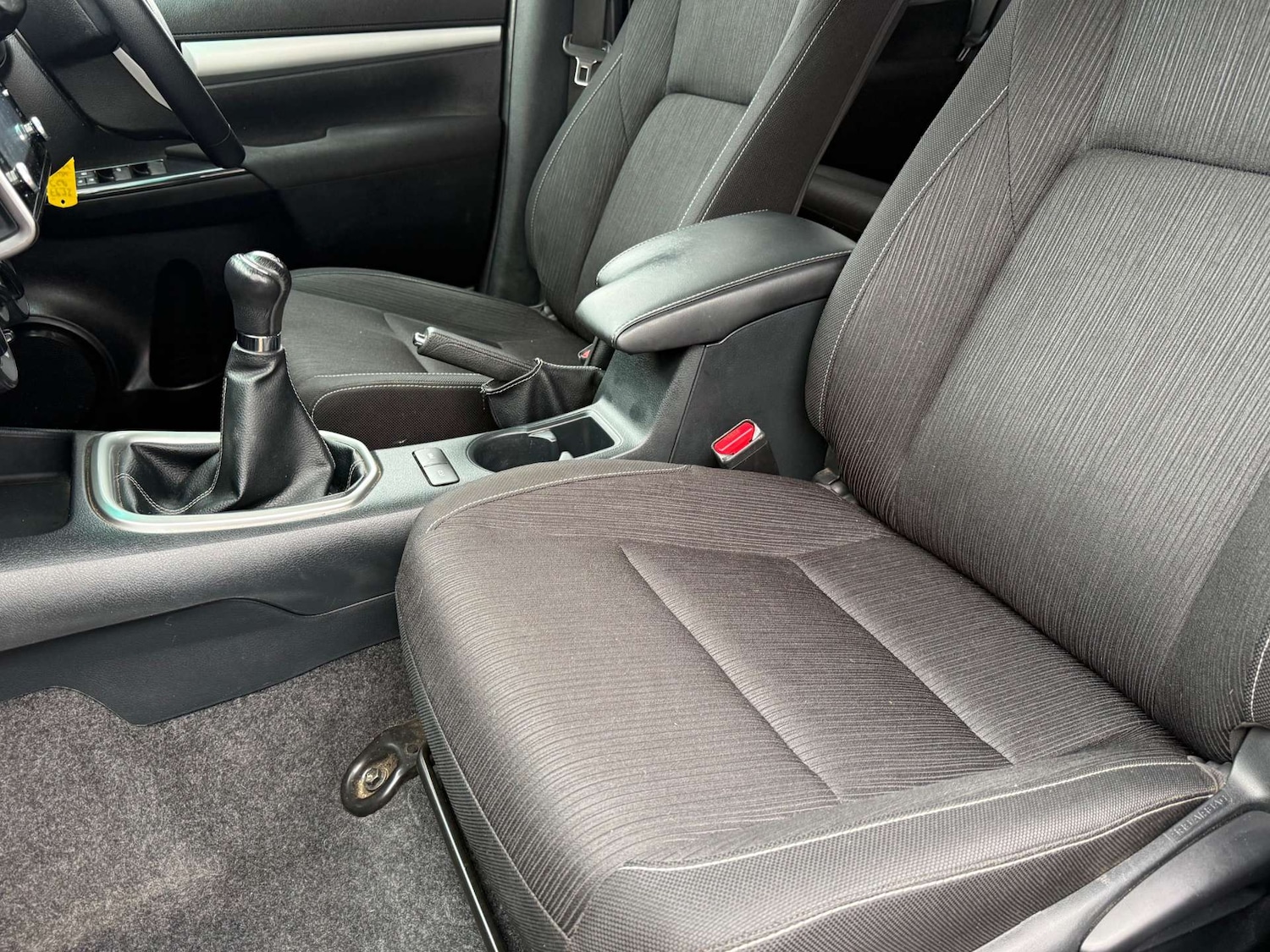 Used Toyota Hilux 2023 for sale - 77903118: Photo 10