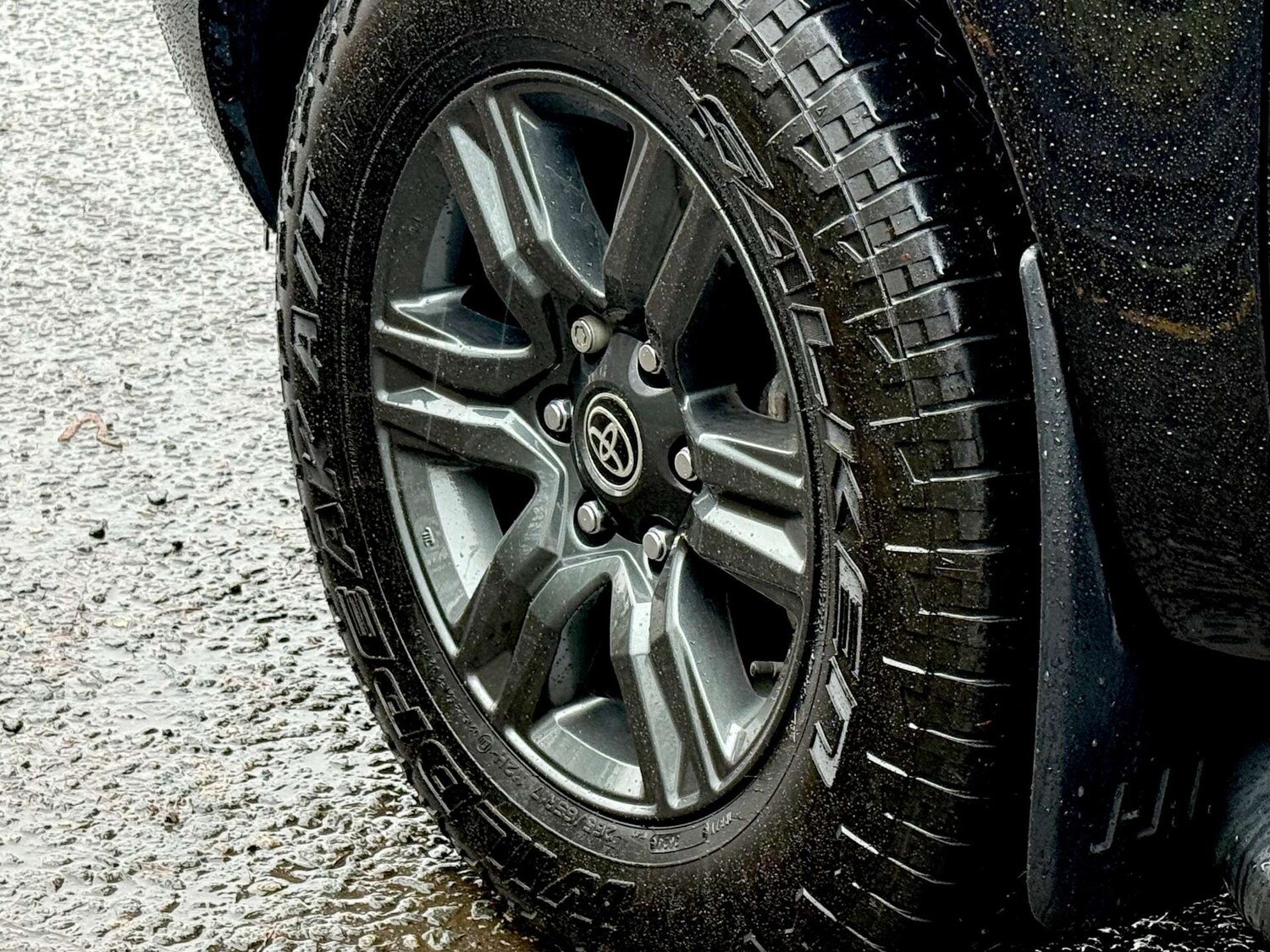 Used Toyota Hilux 2023 for sale - 77497869: Photo 16