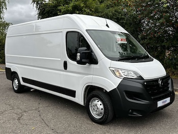Vauxhall Movano feature image