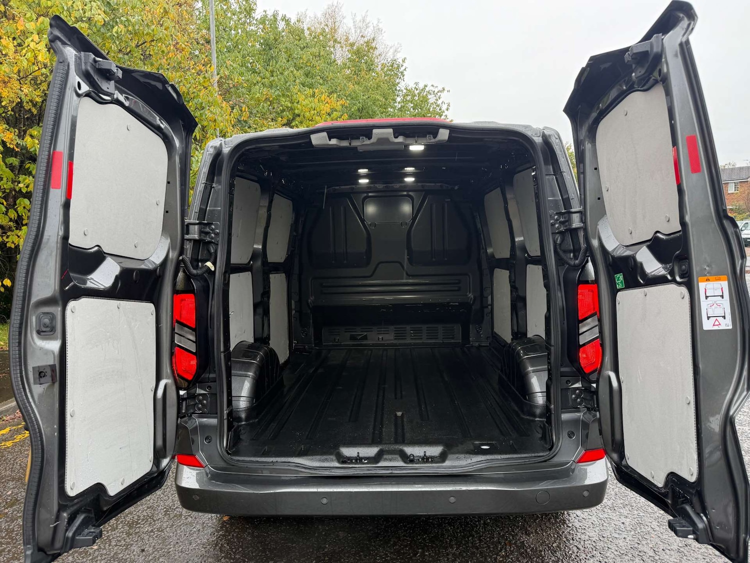 Used Ford Transit Custom 2024 for sale - 76494968: Photo 6