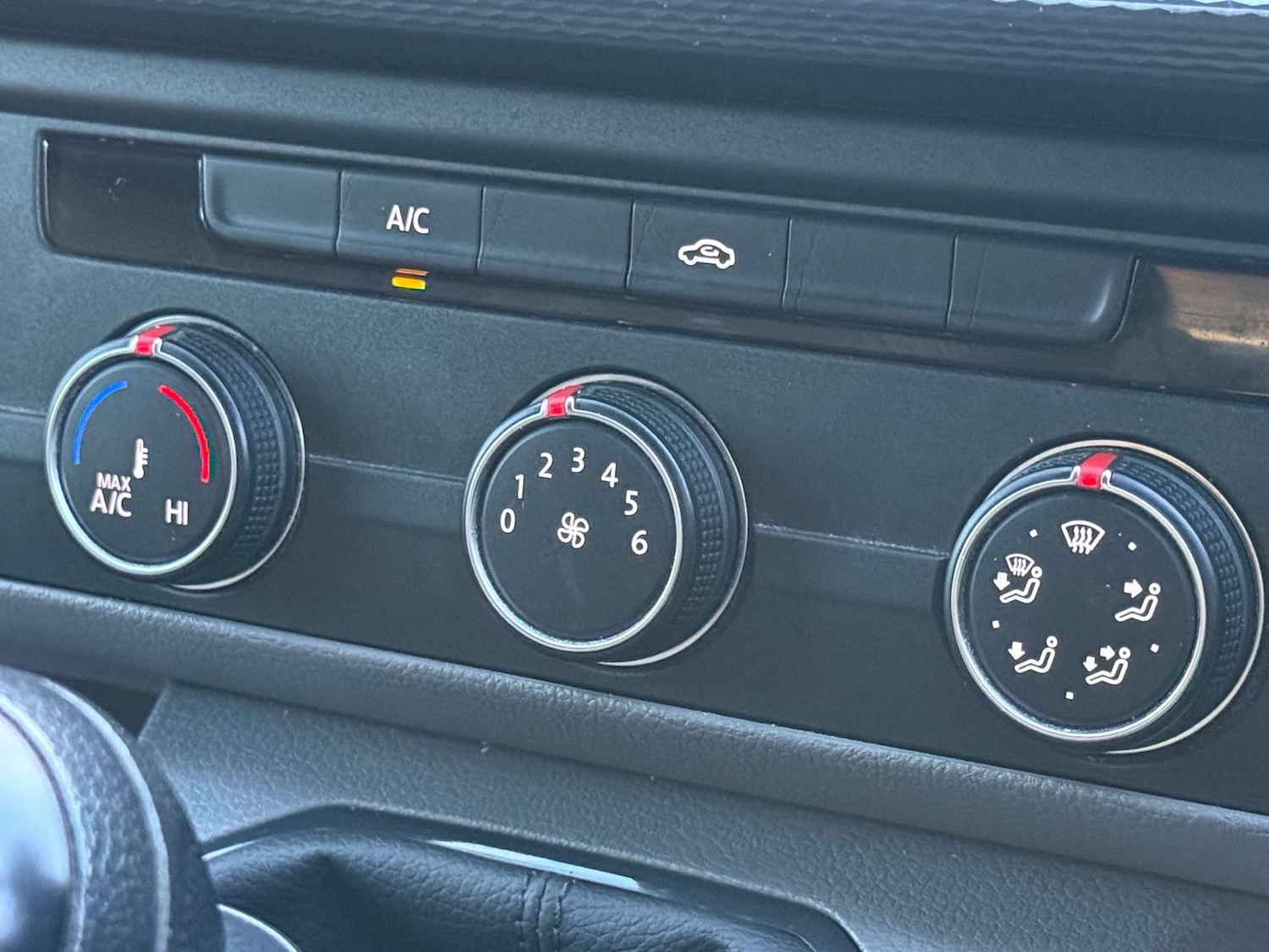 Used Volkswagen Transporter 2022 for sale - 76830103: Photo 8