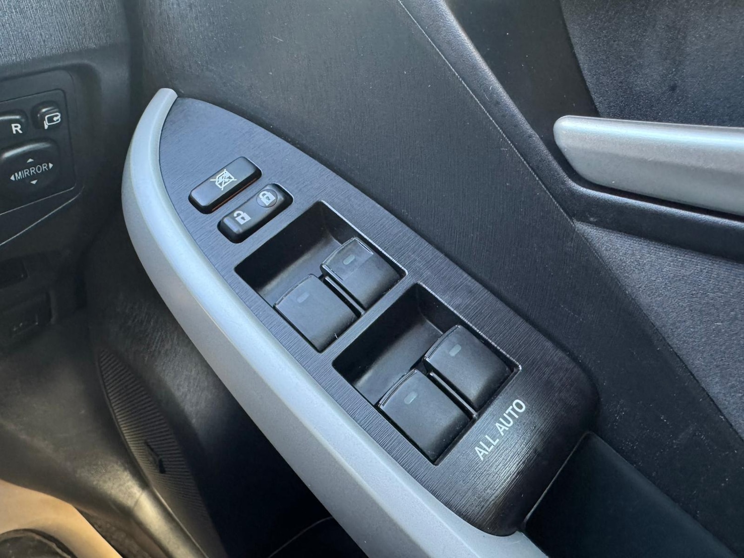 Used Toyota Prius 2012 for sale - 77351502: Photo 16