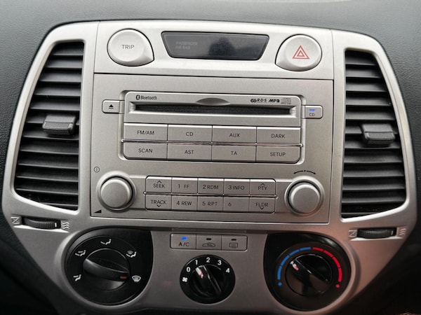 Used Hyundai i20 2011 for sale - 76201106: Photo 15