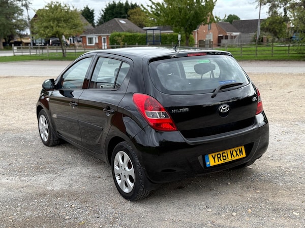 Used Hyundai i20 2011 for sale - 76201106: Photo 3