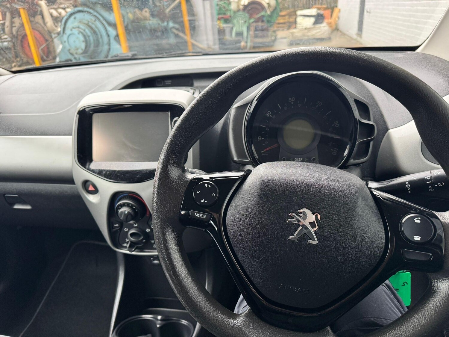 Used Peugeot 108 2015 for sale - 77510496: Photo 31