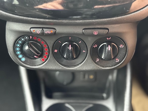 Used Vauxhall Corsa 2015 for sale - 76270342: Photo 19