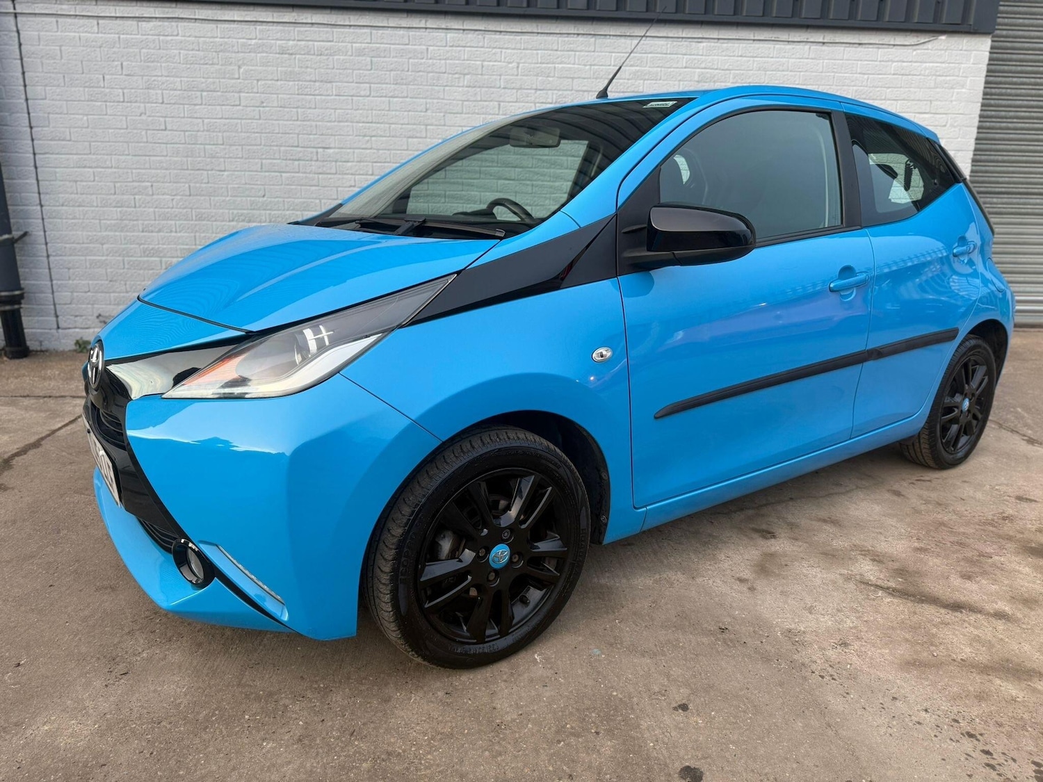 Used Toyota AYGO 2015 for sale - 76727188: Photo 3