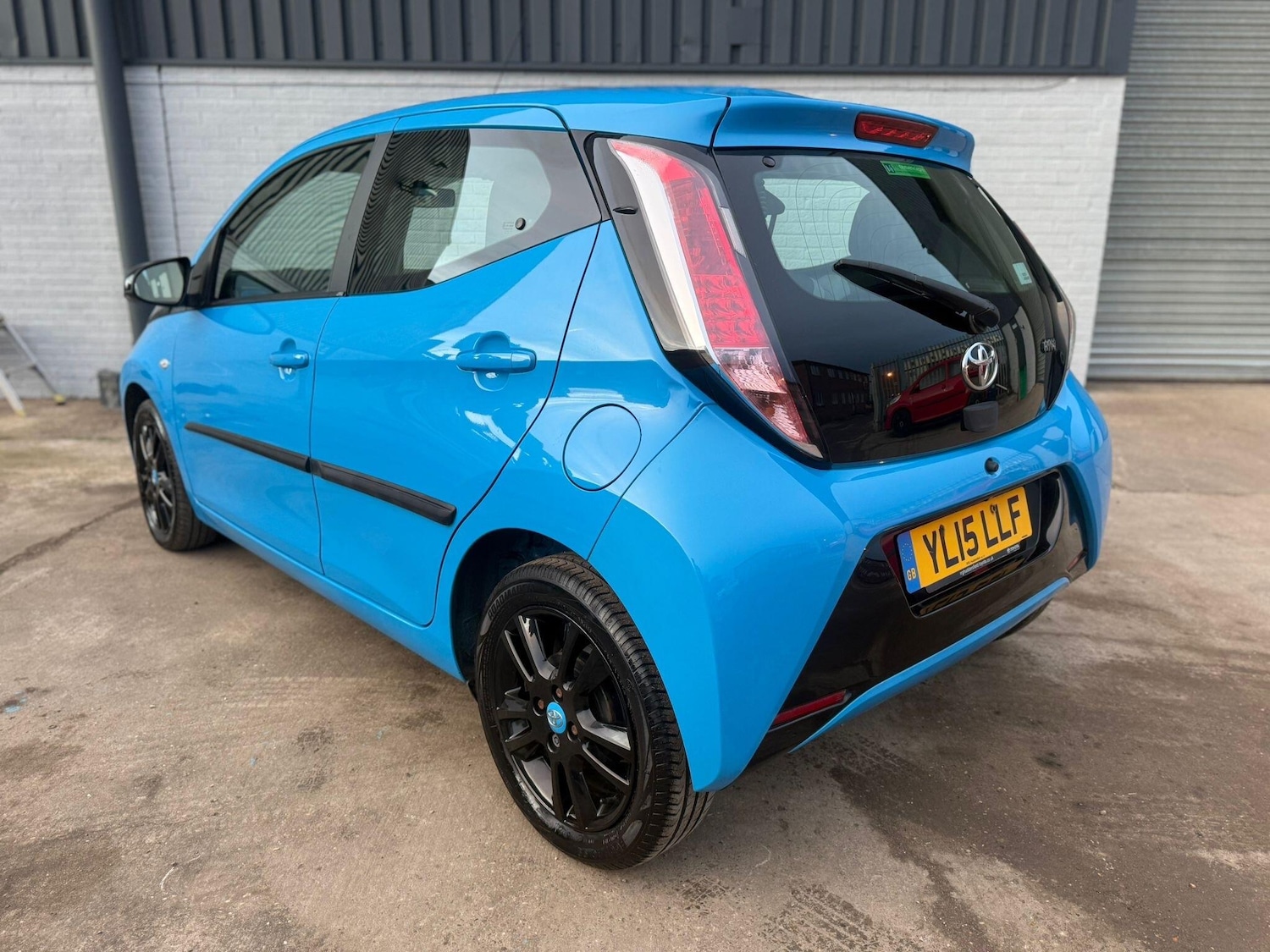 Used Toyota AYGO 2015 for sale - 76727188: Photo 4