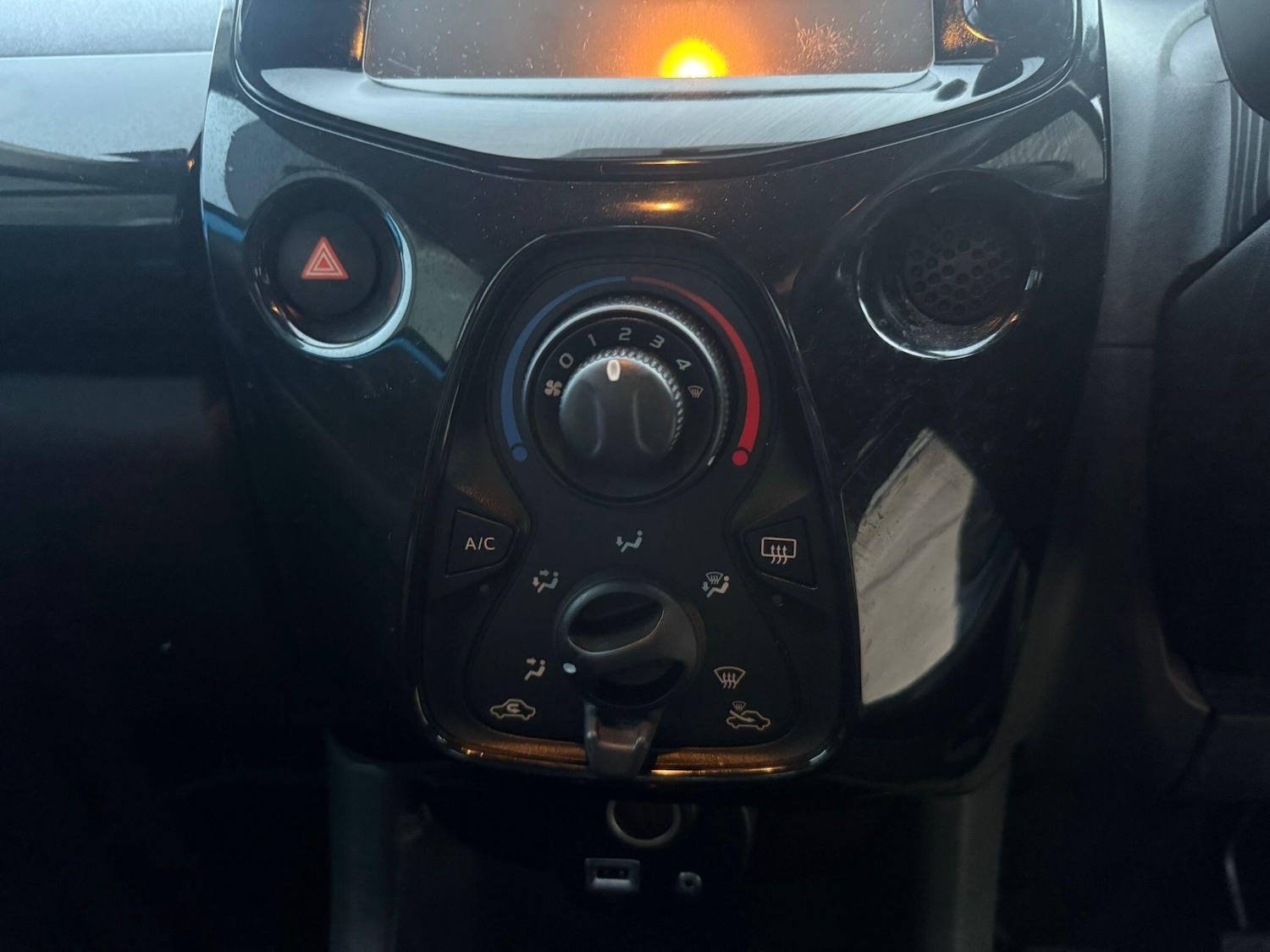 Used Toyota AYGO 2015 for sale - 76727188: Photo 41