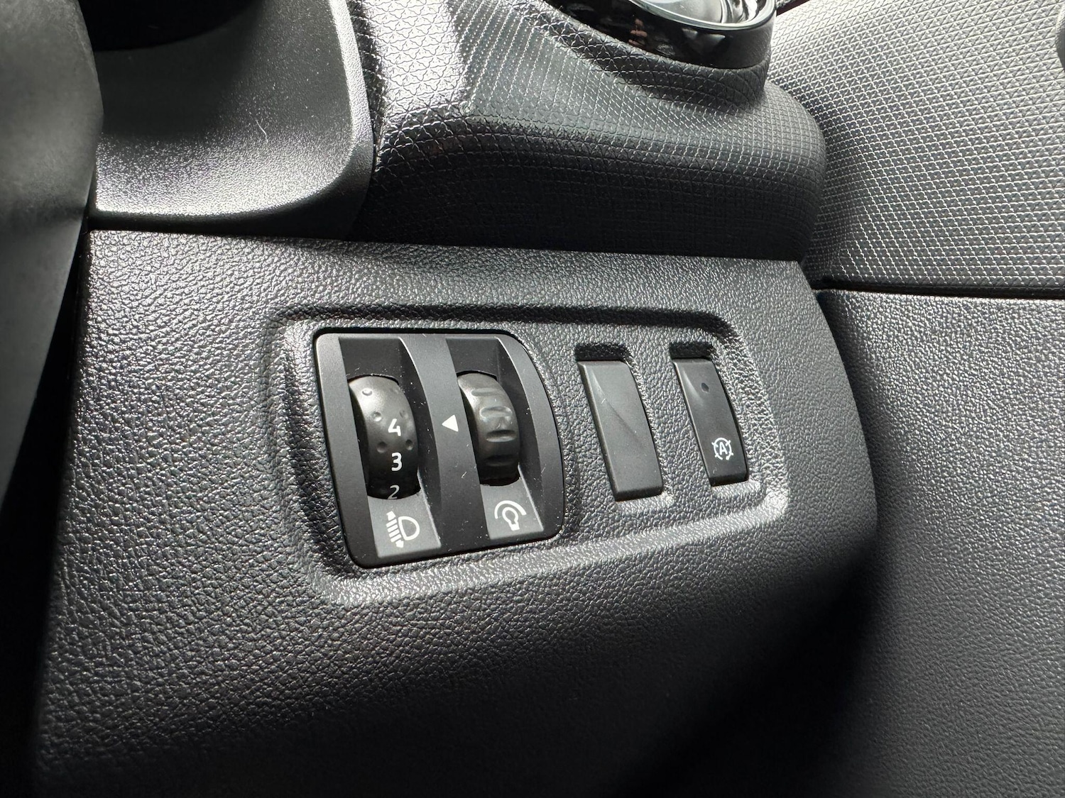 Used Renault Clio 2017 for sale - 77799043: Photo 13