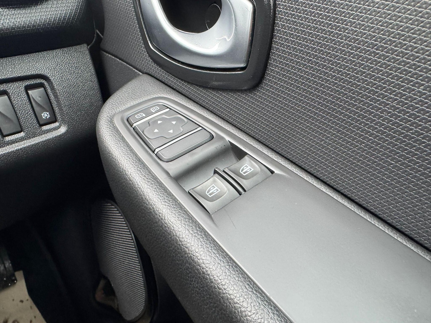 Used Renault Clio 2017 for sale - 77799043: Photo 14