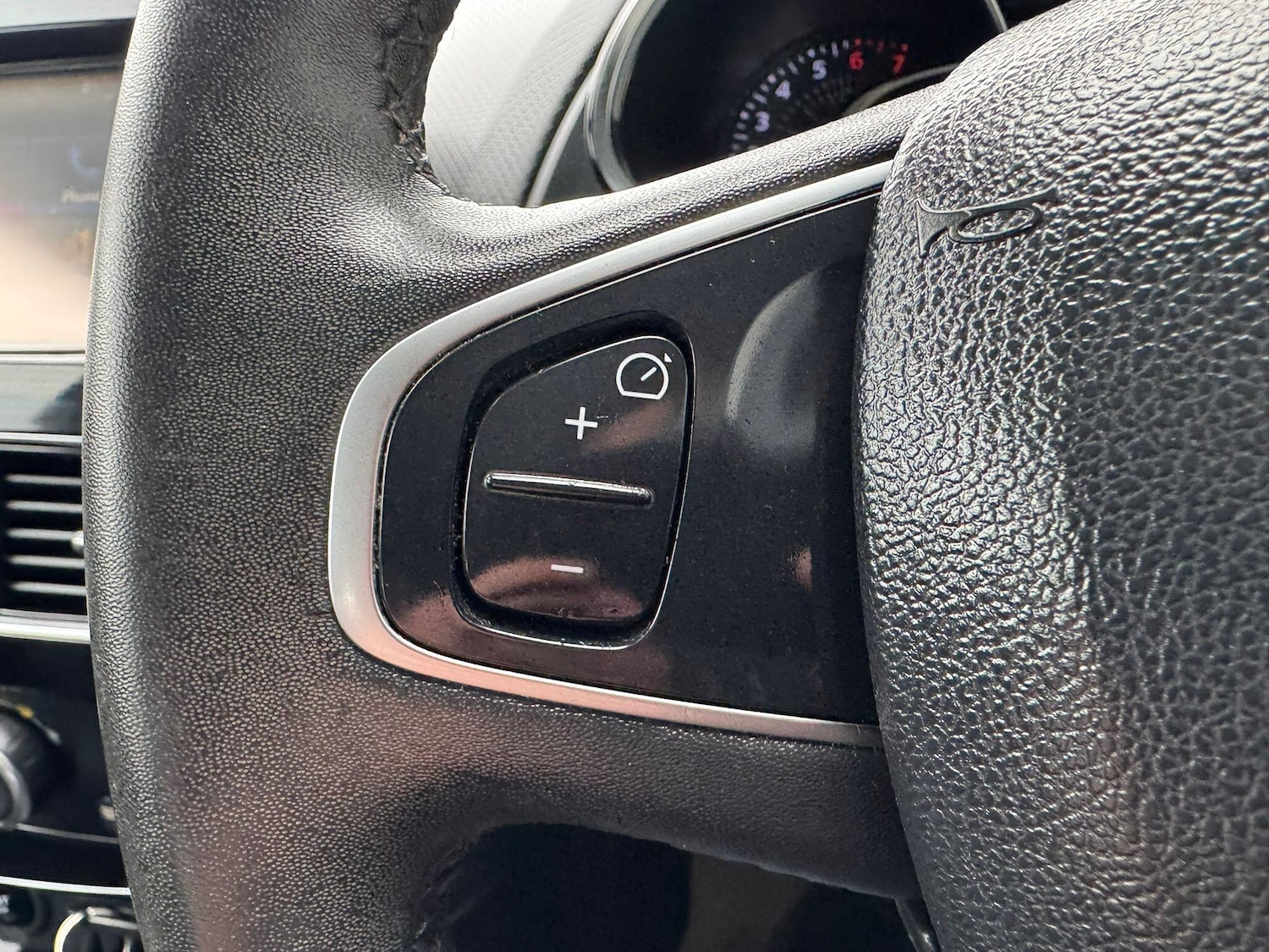 Used Renault Clio 2017 for sale - 77799043: Photo 15