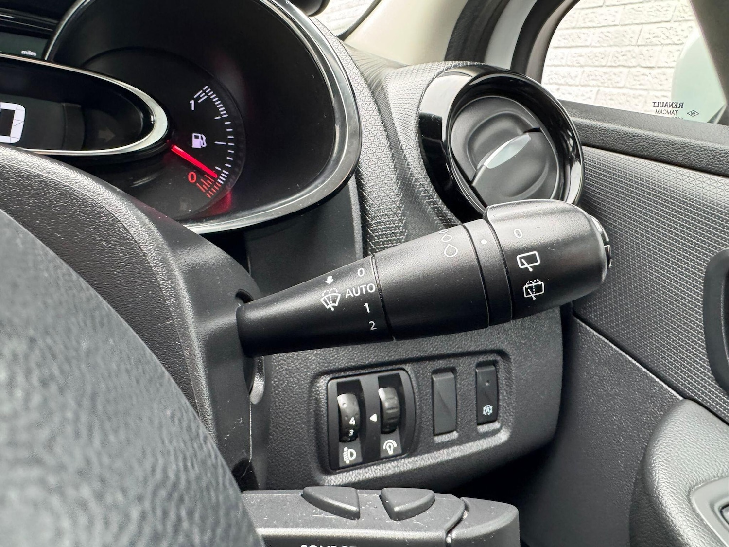 Used Renault Clio 2017 for sale - 77799043: Photo 17