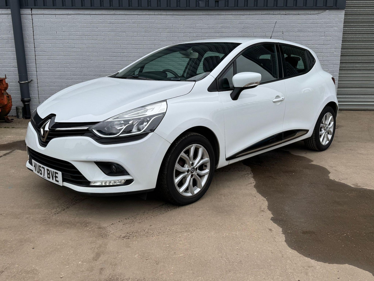 Used Renault Clio 2017 for sale - 77799043: Photo 3