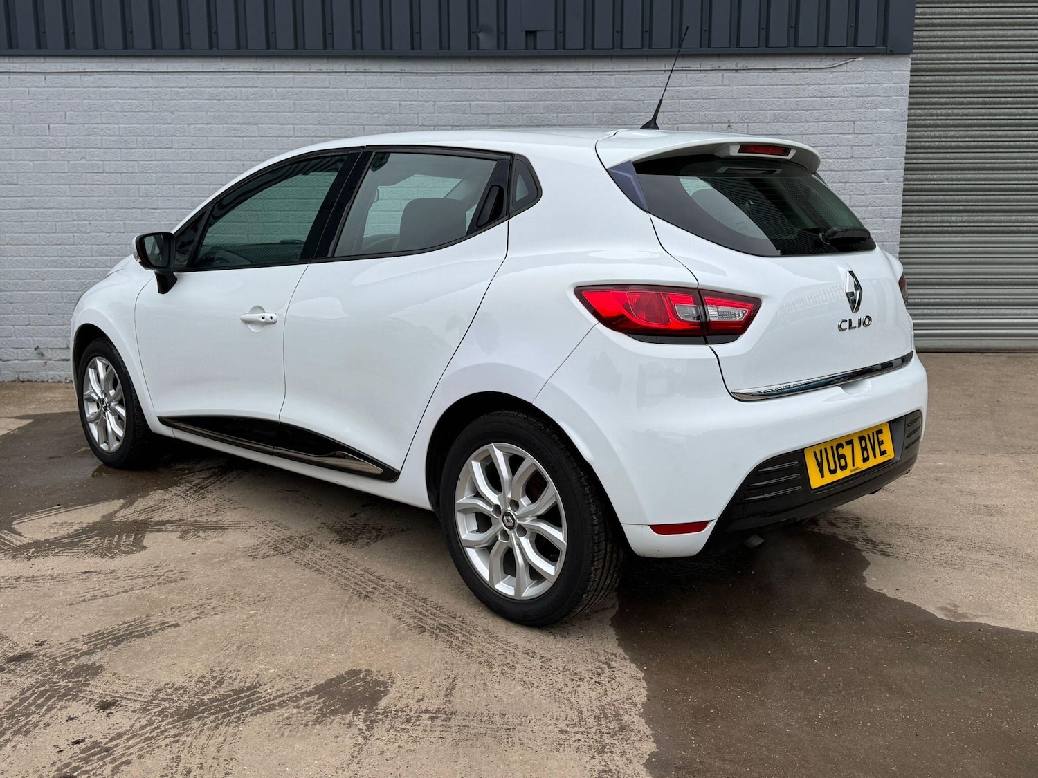 Used Renault Clio 2017 for sale - 77799043: Photo 4